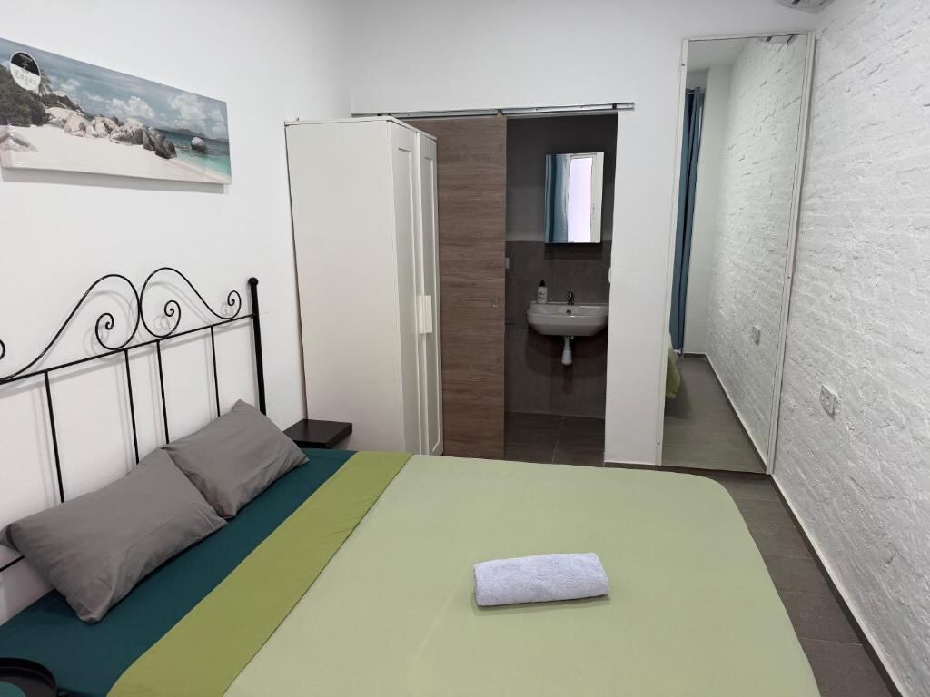 Guest room at Rooms Burjassot in Burjassot, Valencia