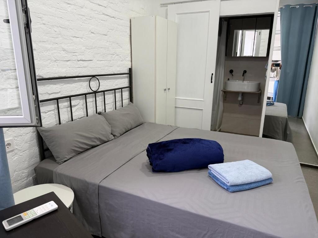 Guest room at Rooms Burjassot in Burjassot, Valencia
